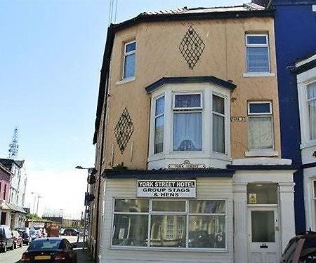 The Corner Hotel Blackpool Exterior photo